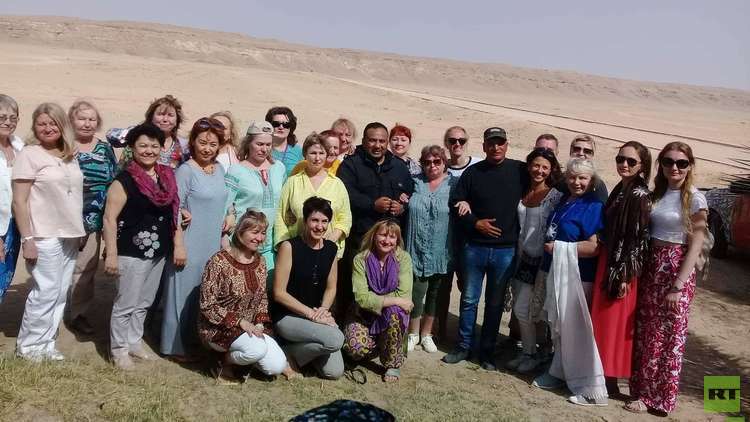السياح الروس يزورون مجددا المناطق الأثرية بالمنيا المصرية 