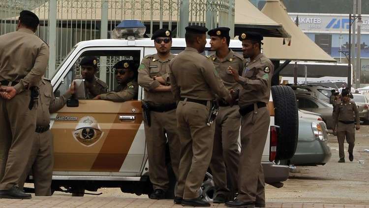 السعودية.. اعتقال رجل اعتدى على مسن في الـ80 من عمره في أحد محال جدة