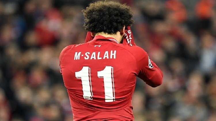 العنصرية تضرب مجددا.. جماهير تشيلسي تؤلف أنشودة ضد صلاح (فيديو)