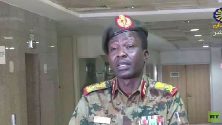 المجلس العسكري في السودان يعفي وزير الدفاع من الخدمة ويبعد حزب البشير عن الحكومة الانتقالية