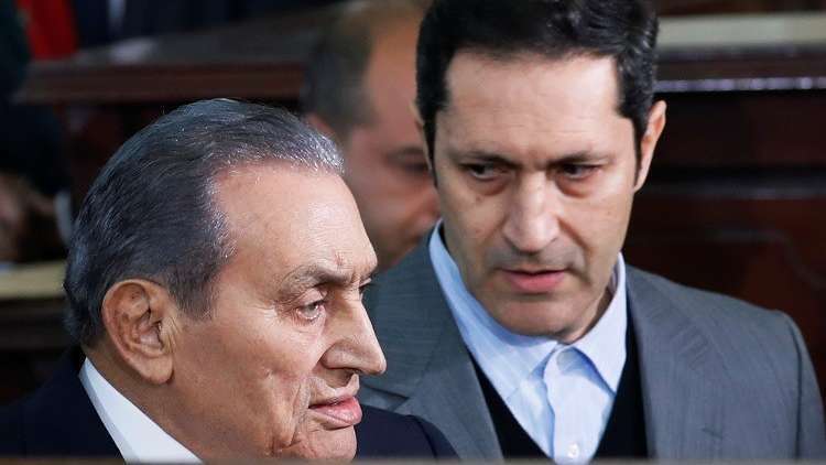 علاء مبارك في تغريدة مقتضبة: "ادعولي"!