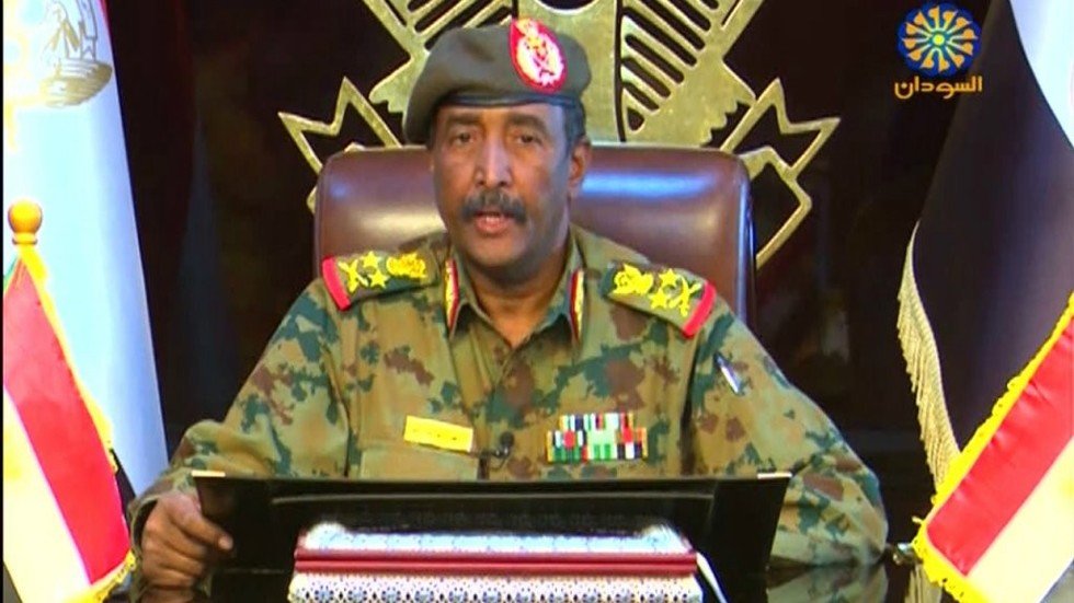 المجلس العسكري في السودان يحيل 8 ضباط برتبة فريق في قيادة جهاز الأمن والمخابرات إلى التقاعد