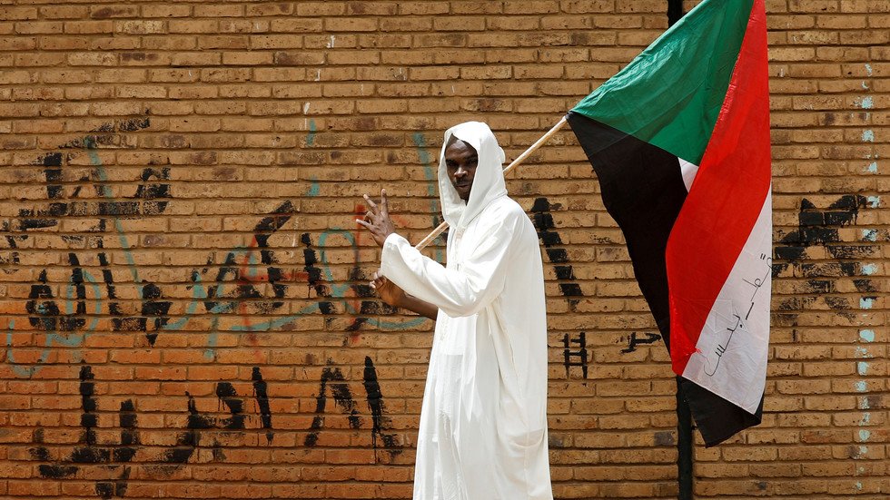السودان.. قادة المحتجين يستعدون لإعلان