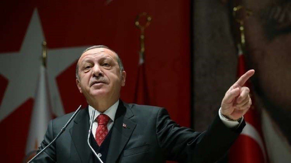 أردوغان يتنحى رمزيا عن منصبه لصالح طفل