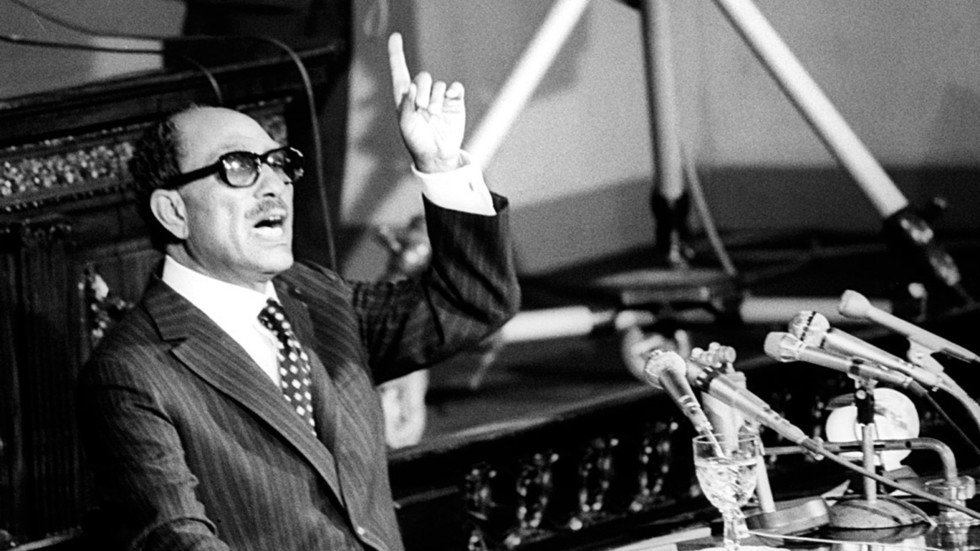 خبير: السادات خدع المصريين وإسرائيل عام 1973