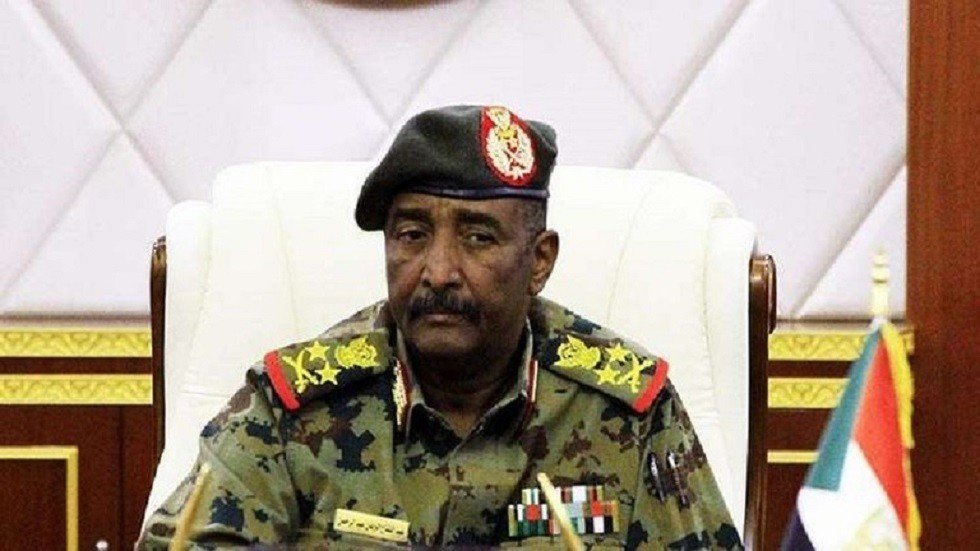 المجلس الانتقالي السوداني يجمد نشاط النقابات والاتحادات المهنية والاتحاد العام لأصحاب العمل
