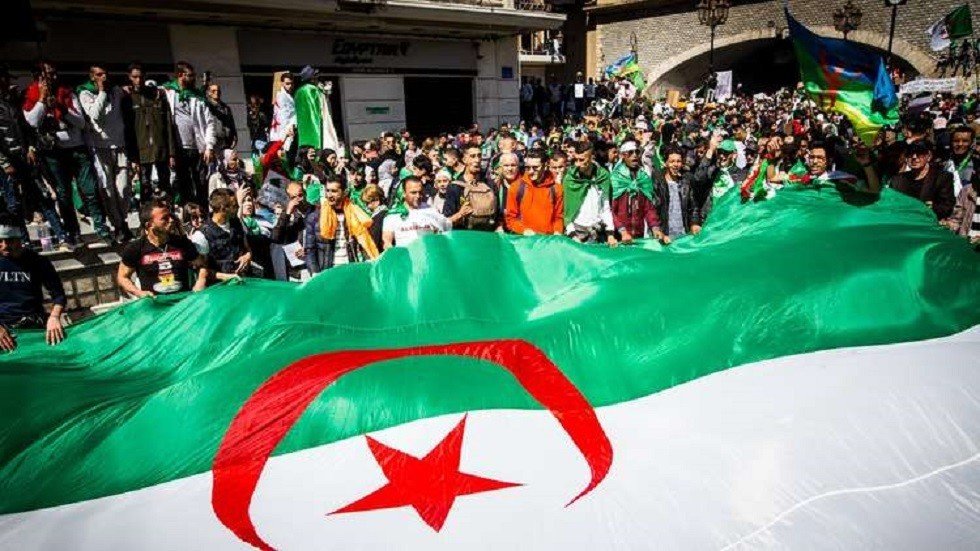 وزير المالية الجزائري يمثل أمام القضاء 