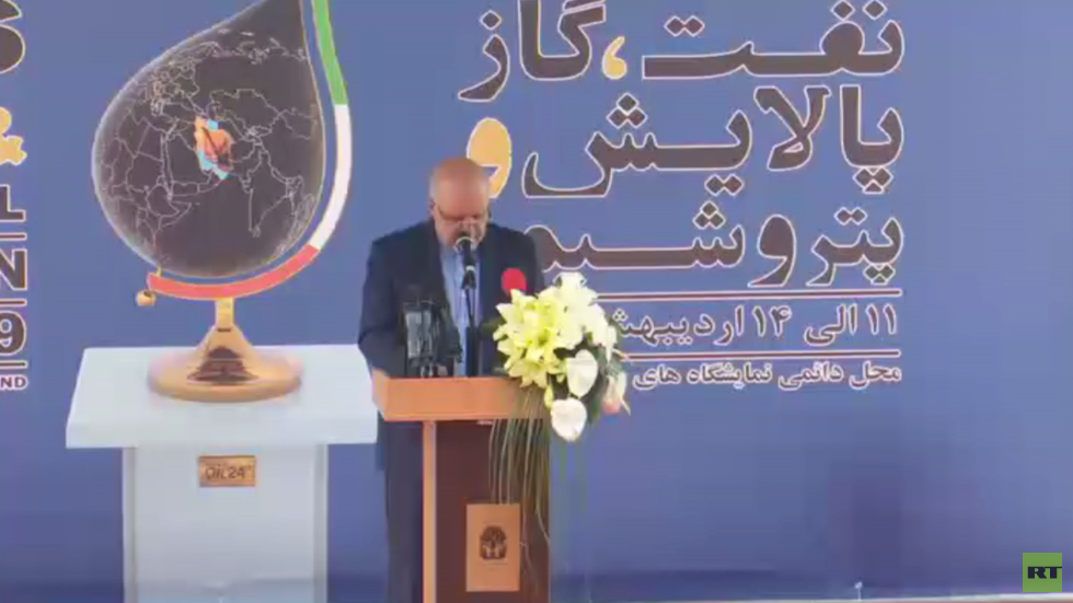 إيران تؤكد أنها ستواصل تصدير نفطها