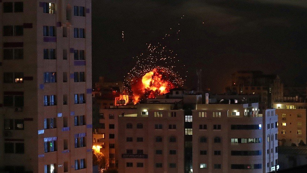 الجيش الإسرائيلي: طائراتنا نفذت حتى الآن 120 غارة على أهداف في قطاع غزة