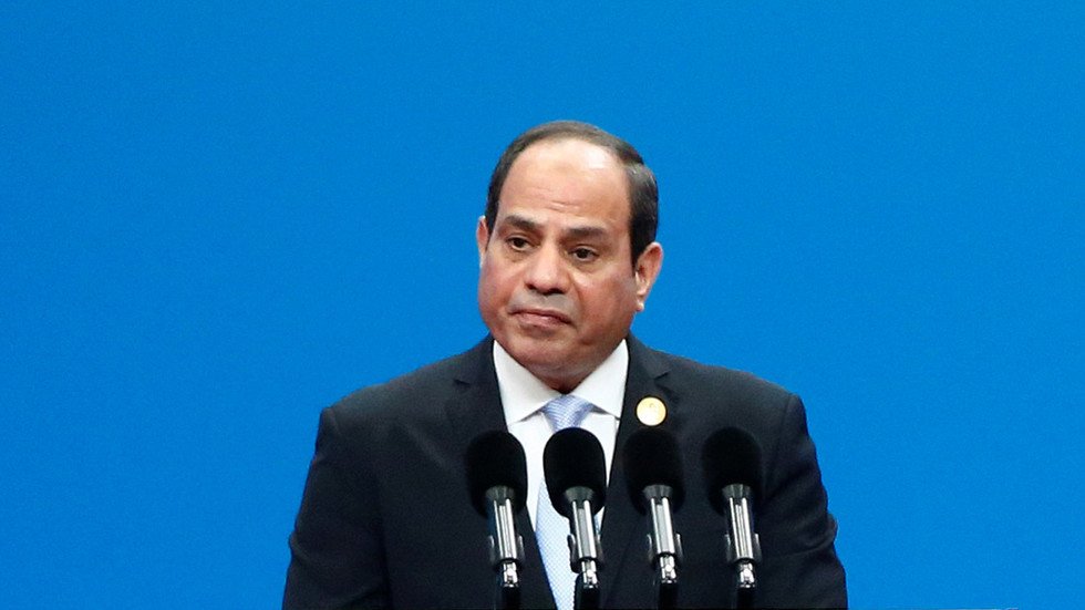 السيسي: سأنزل للتظاهر في الشارع مع المصريين