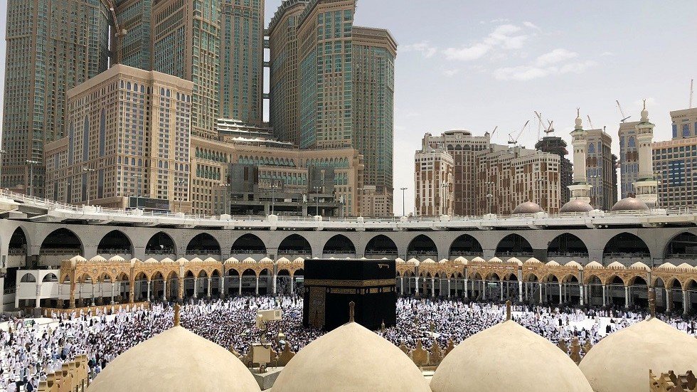 السعودية تعلن عن مسار إلكتروني للمعتمرين القطريين