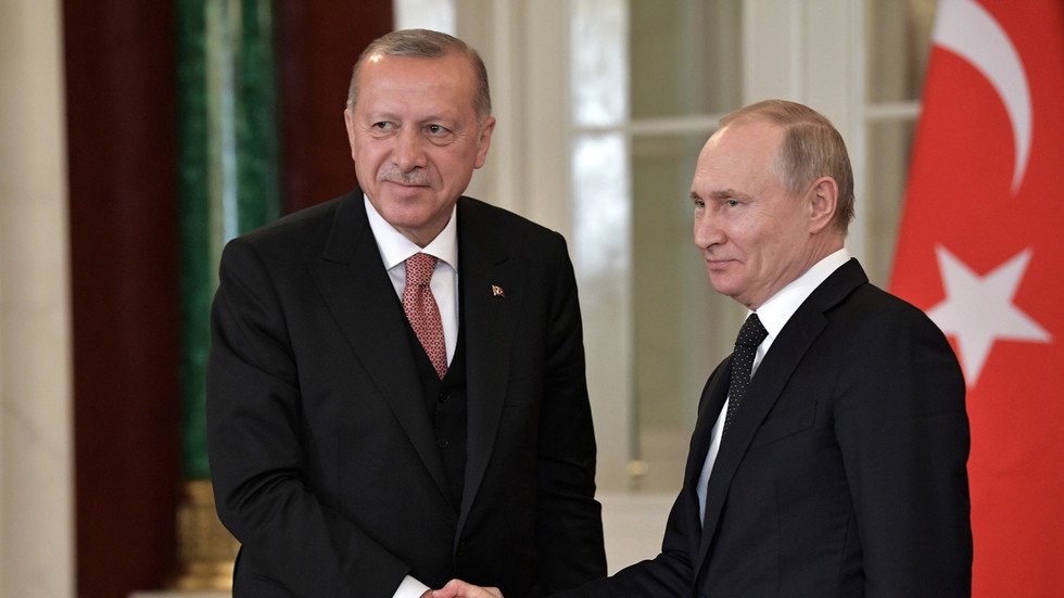 تشاووش أوغلو: أردوغان وبوتين اتفقا على ضرورة انعقاد مجموعة العمل بشأن سوريا 
