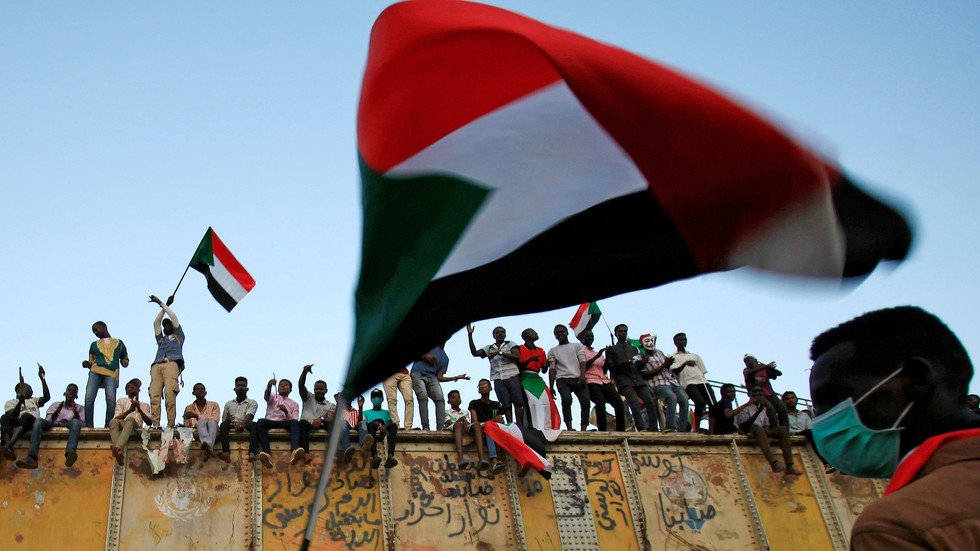 قوى التغيير السودانية ترد على المجلس العسكري وترفض تشكيكه في سلمية الاحتجاجات