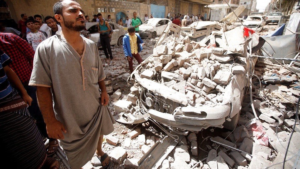 اليمن.. حكومة الرئيس هادي تدين مقتل مدنيين بغارة للتحالف في صنعاء وتدعو للتحقيق