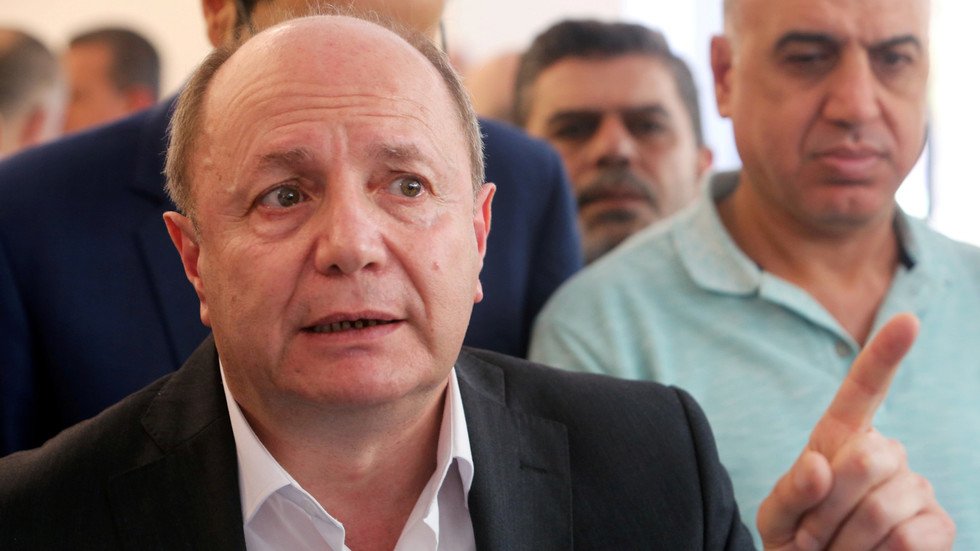 لبنان.. توقيف رئيس الاتحاد العمالي العام بعد 
