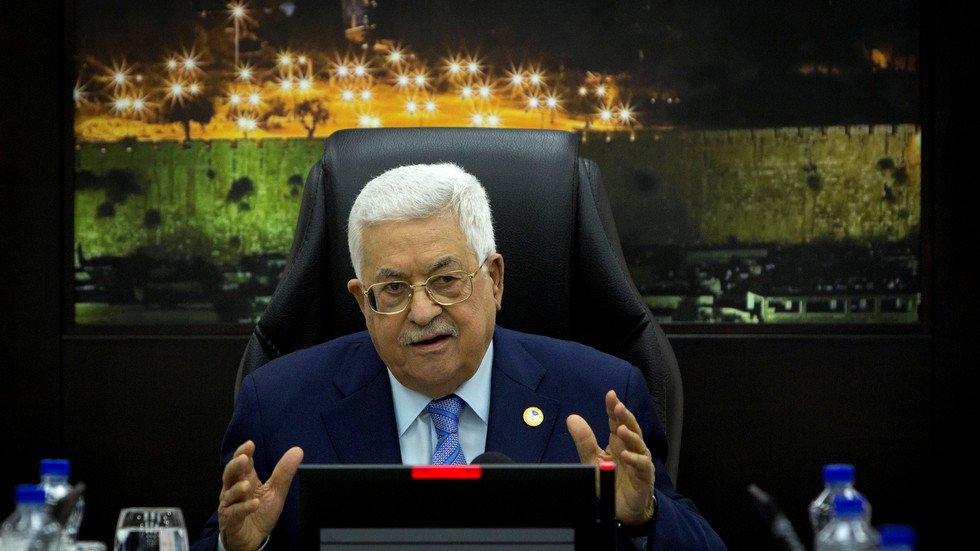 الرئيس الفلسطيني في زيارة رسمية لقطر 