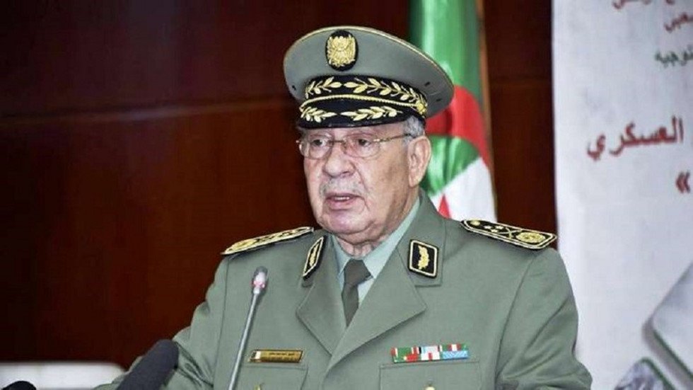 قائد أركان الجيش الجزائري يدعو لإجراء الانتخابات الرئاسية في موعدها المحدد
