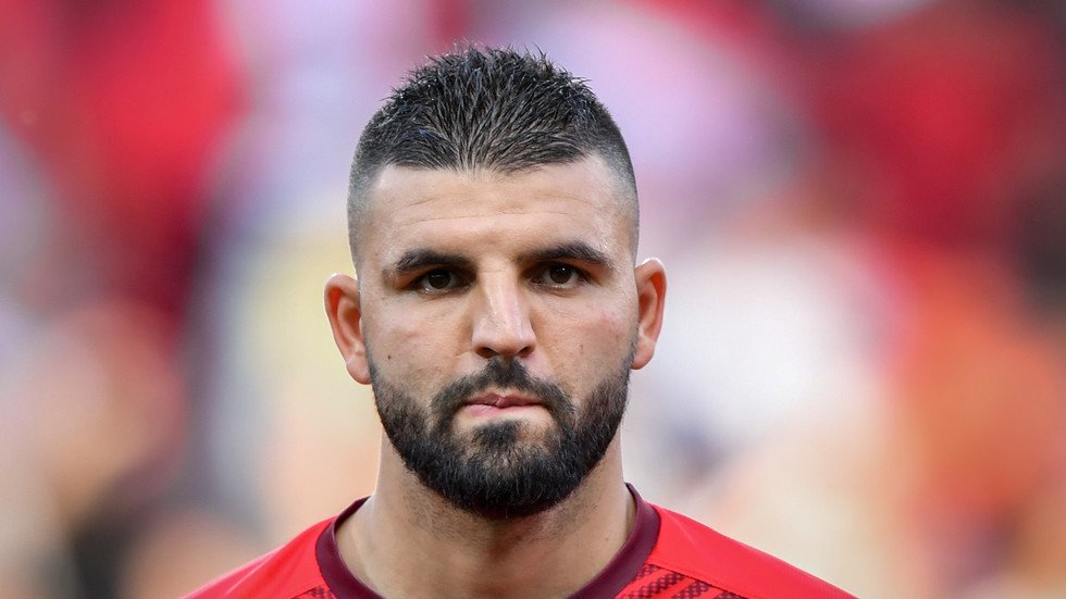 قبل شهر من الـ "كان".. صيام بن يوسف يعلن اعتزاله اللعب مع منتخب تونس
