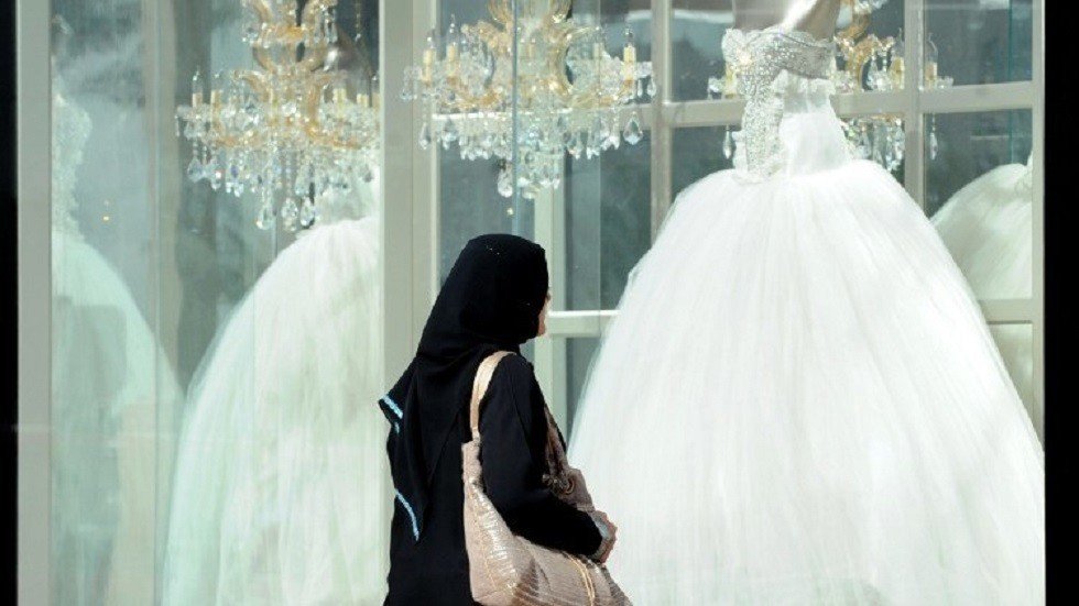 السعودية.. بدء تحرير عقود الزواج إلكترونيا