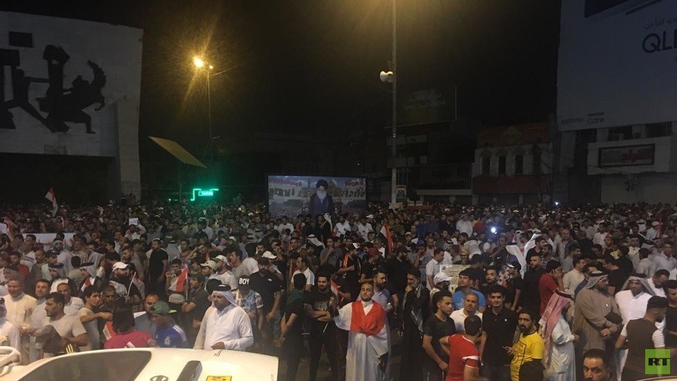 مظاهرات شعبية لأتباع الصدر في بغداد تدعو لدعم أمن العراق وإبعاده عن الصراعات الإقليمية