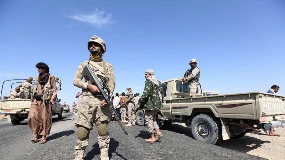 اليمن.. قتلى وجرحى بمعارك بين الحوثيين وقوات هادي