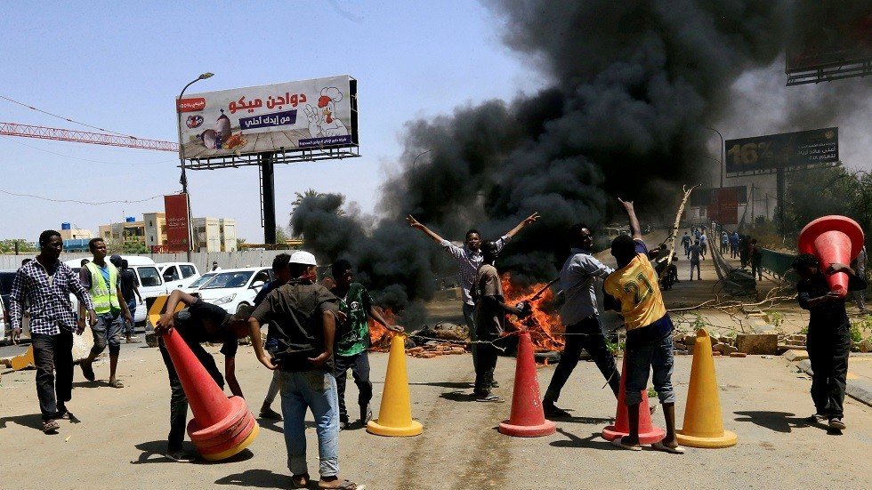 نقابات السودان تؤيد المجلس العسكري وترفض دعوة "الحرية والتغيير" للإضراب