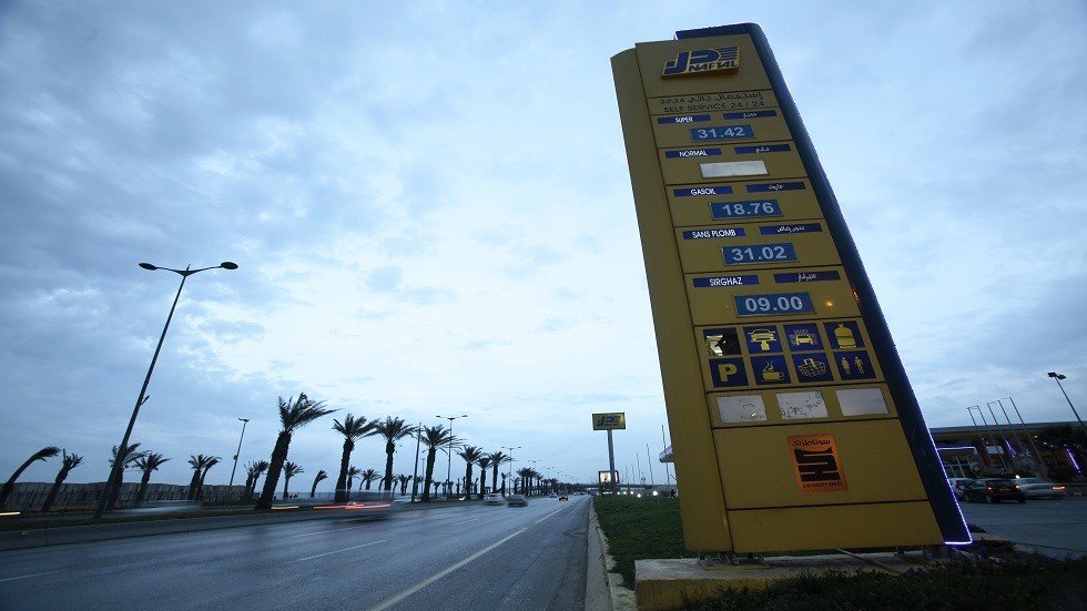 الجزائر.. فيديو سرقة الموز من شاحنة تعرضت لحادث يثير الاستنكار