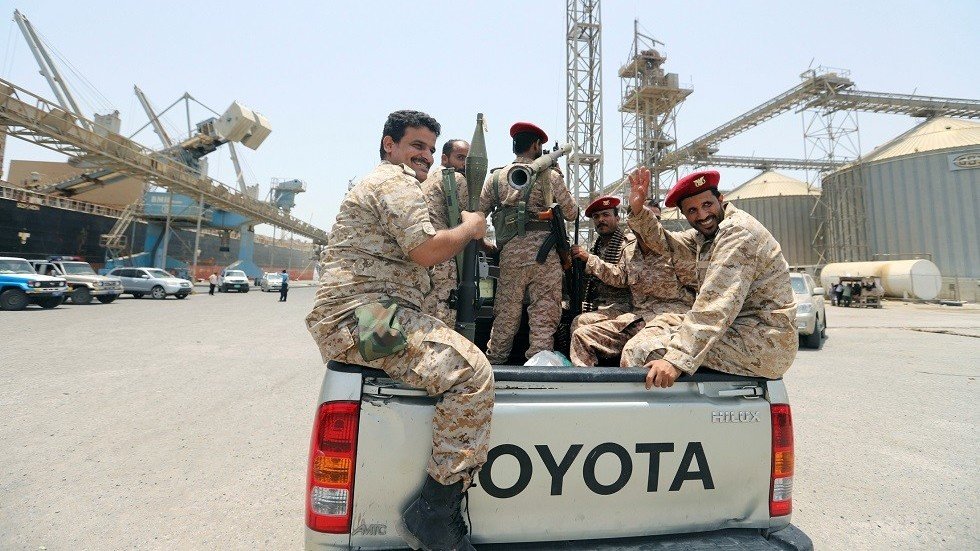 اليمن.. وزير دفاع الحوثيين يتوعد التحالف بـ"مفاجآت"
