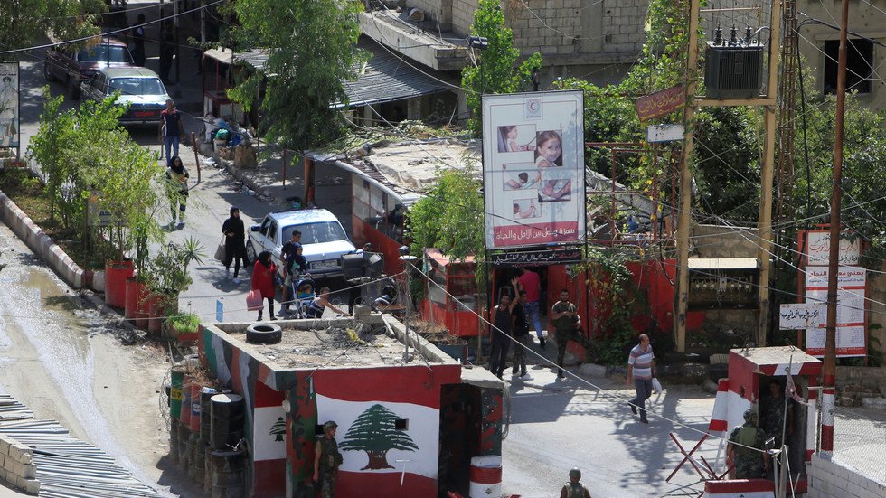 إطلاق نار داخل مخيم عين الحلوة جنوبي لبنان  