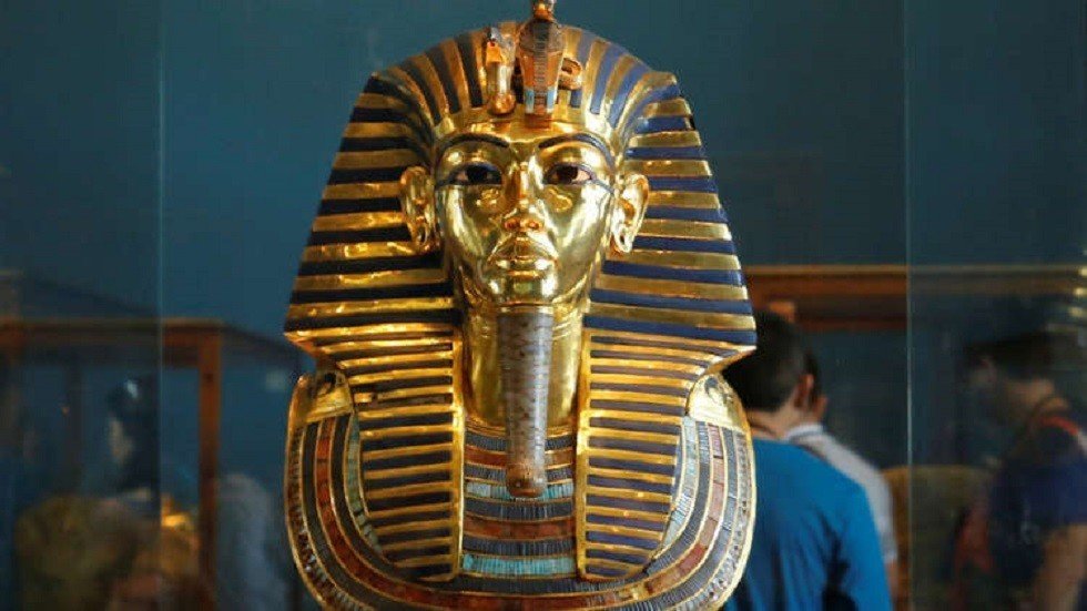 مصر تتدخل لوقف بيع رأس "توت عنخ آمون"