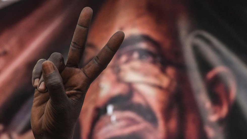 توجيه 3 تهم فساد للرئيس السوداني المخلوع عمر البشير