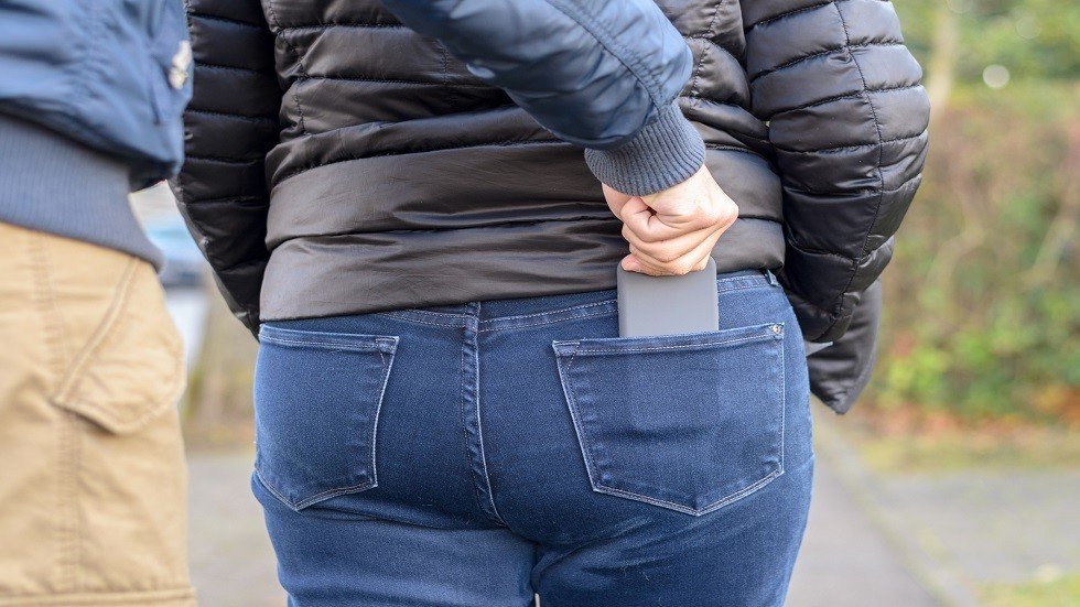 تطوير تقنية مميزة تمنع سرقة الهواتف من جيوب أصحابها