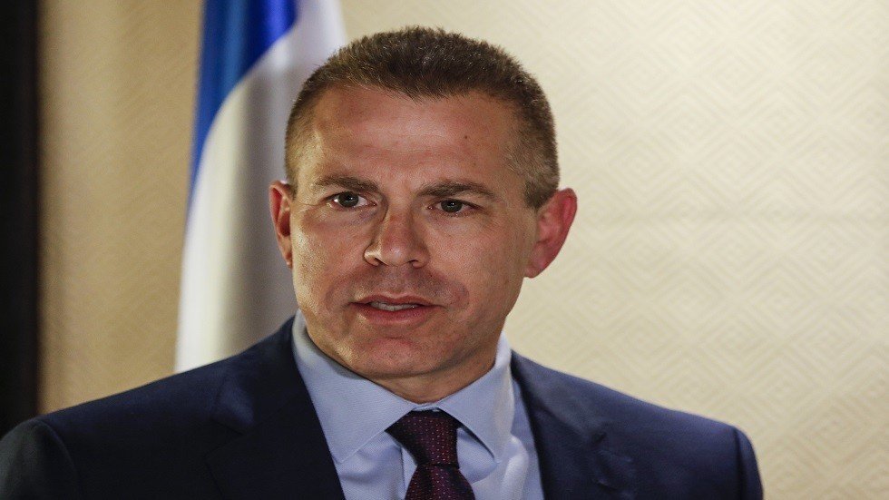 وزير إسرائيلي يهدد الرئيس الفلسطيني بدفع ثمن "تعنته" إزاء ورشة البحرين وصفقة القرن
