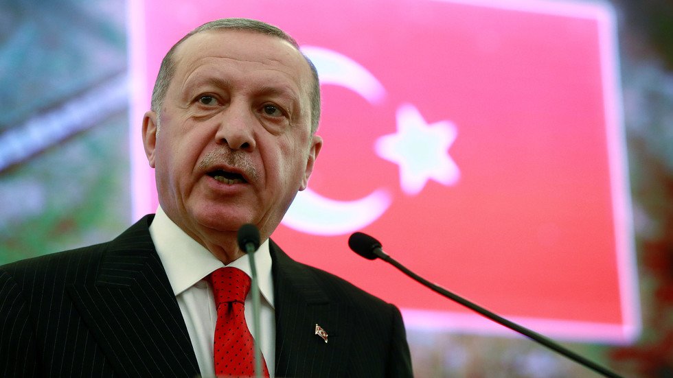 أردوغان يعلق على وفاة مرسي ويشن هجوما حادا على السيسي