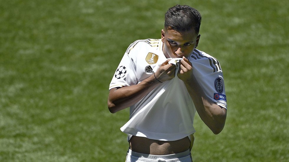 ريال مدريد يقدم لاعبه البرازيلي رودريغو