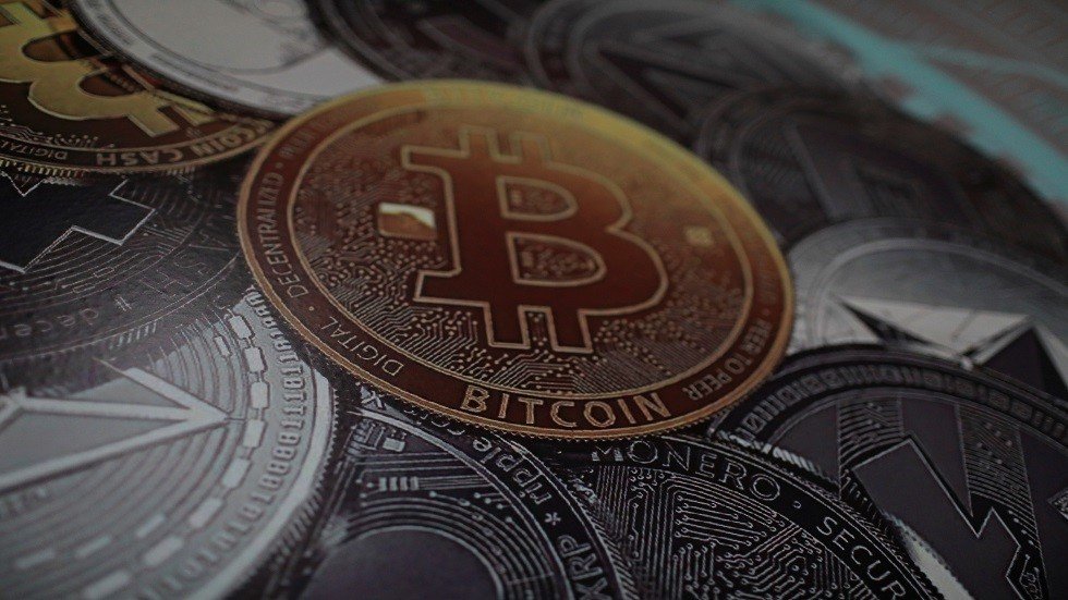 "البيتكوين" يتجاوز عتبة الـ10 آلاف دولار