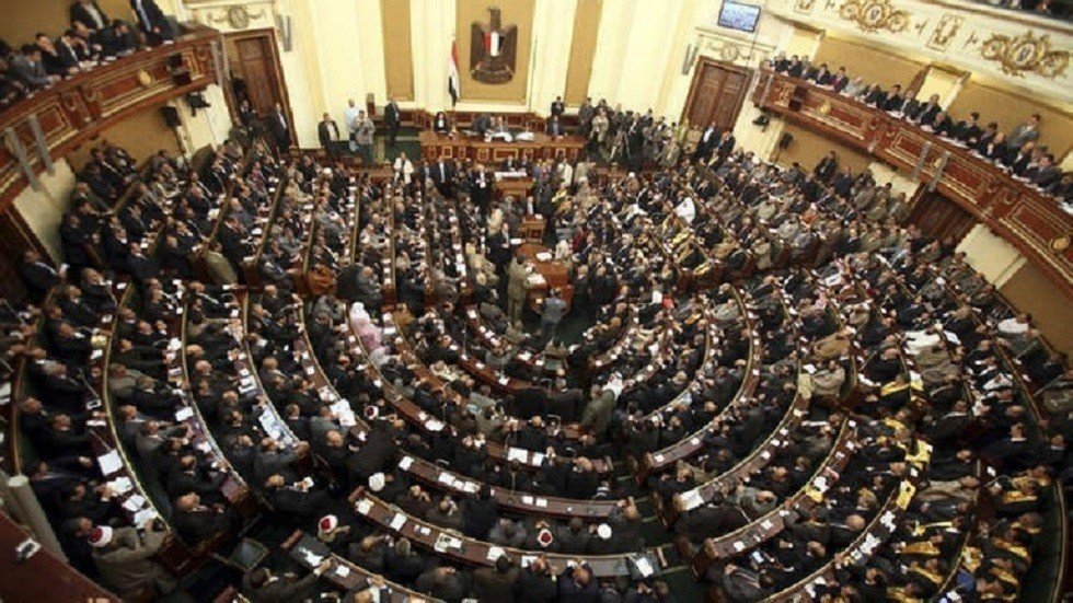 مصر.. "الدفاع والأمن القومي" يحذر من تطبيق يعري النساء