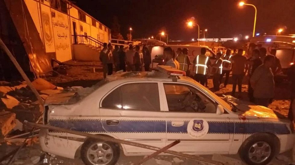 عشرات القتلى بغارة جوية على مركز لإيواء المهاجرين في ضواحي طرابلس