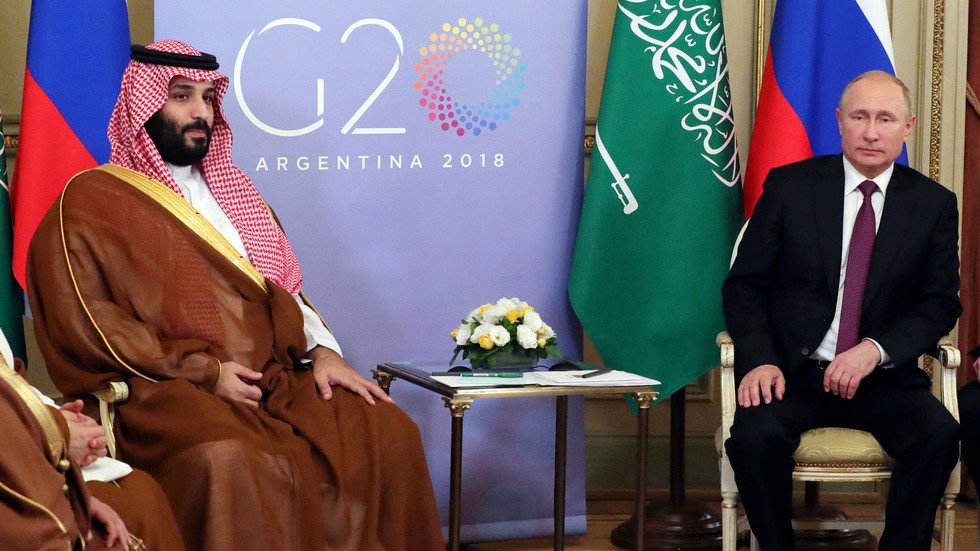 من وراء ظهر موسكو والرياض