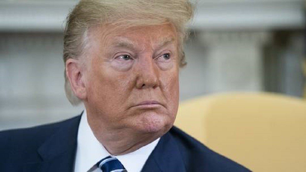 استطلاع: أكثر من نصف الأمريكيين يعارضون عزل ترامب 