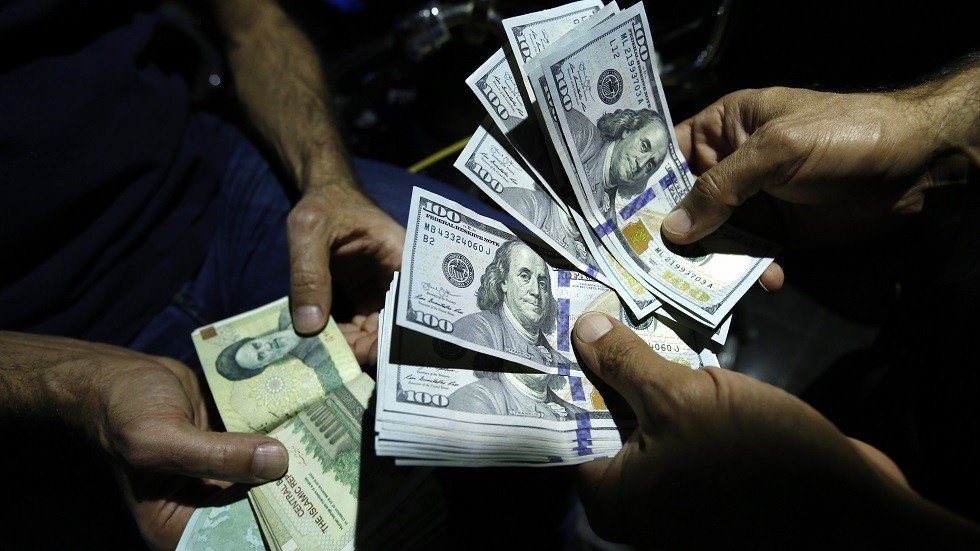 البنك المركزي الإيراني: ضخ 5 مليارات دولار في سوق صرف العملات 