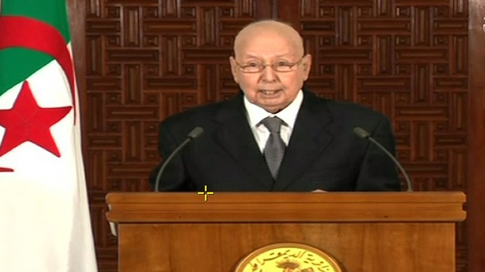 الرئيس الجزائري المؤقت يعزي عائلة زيدان