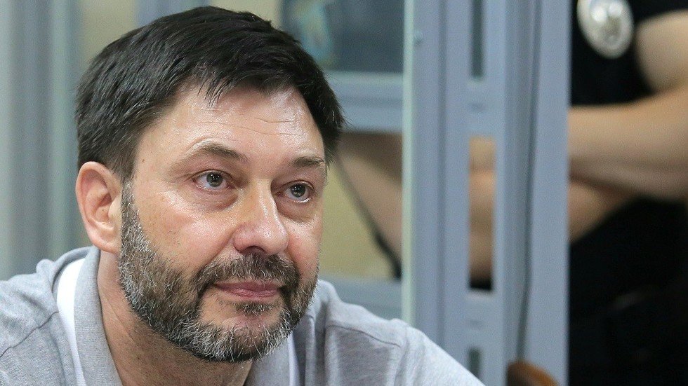 محكمة أوكرانية ترجئ جلسة للنظر في قضية صحفي متهم بـ 