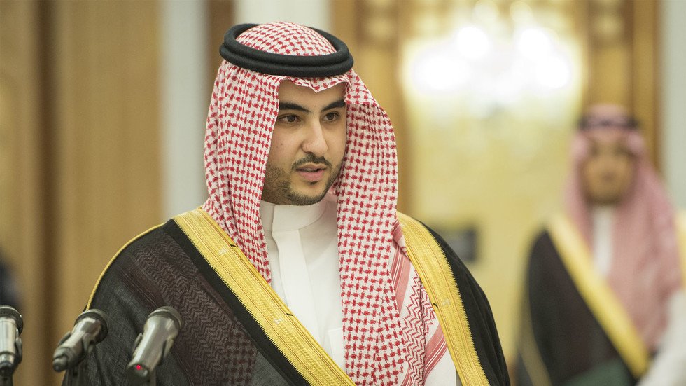 نائب وزير الدفاع السعودي: أكدت لغريفيث ضرورة وقف التدخلات الإيرانية في شؤون اليمن