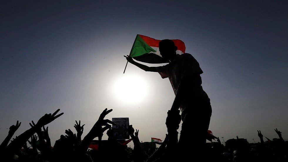 السودان.. النائب العام يتسلم التقرير النهائي الخاص بفض أحداث اعتصام الخرطوم
