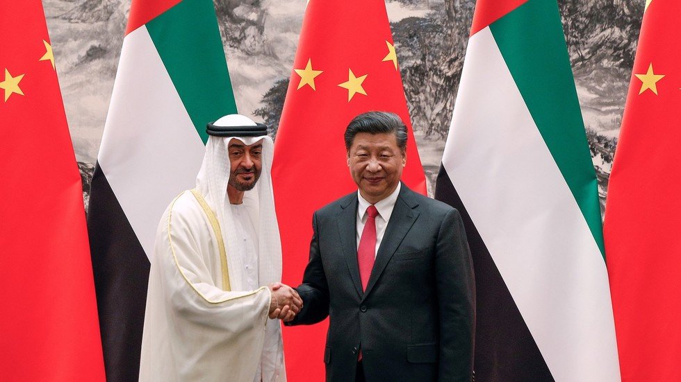 اتفاق إماراتي صيني في مجال الغاز المسال