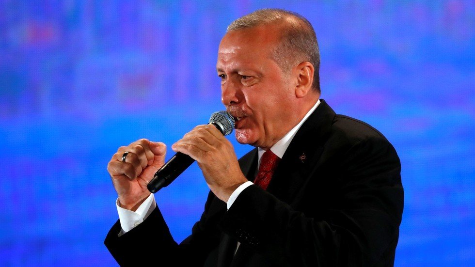 أردوغان يشيد بقرار المركزي التركي