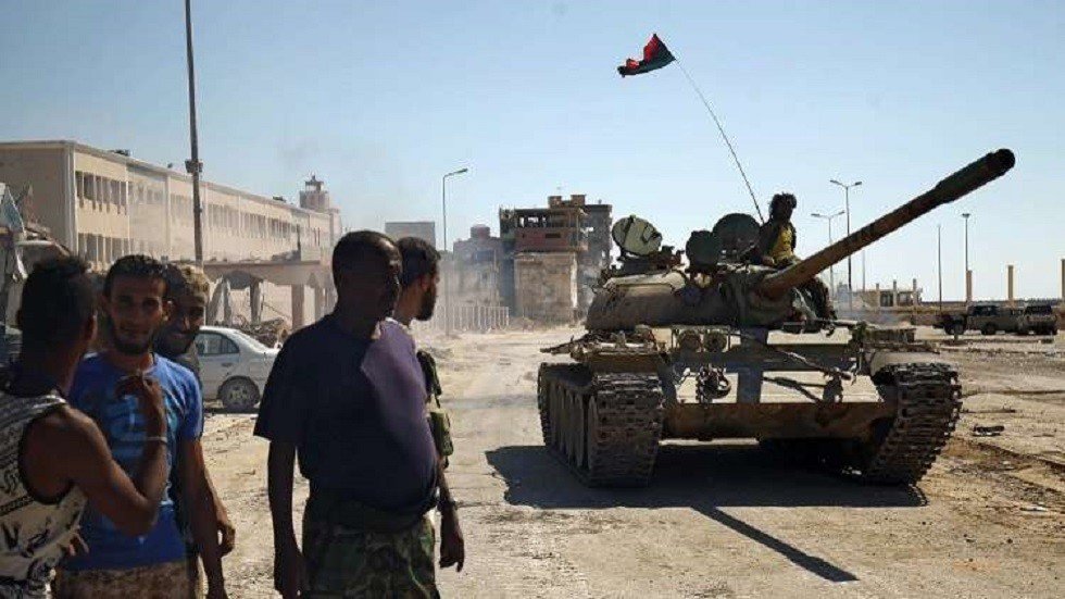 "الجيش الليبي" يعتقل قياديا "داعشيا" في درنة (صورة)