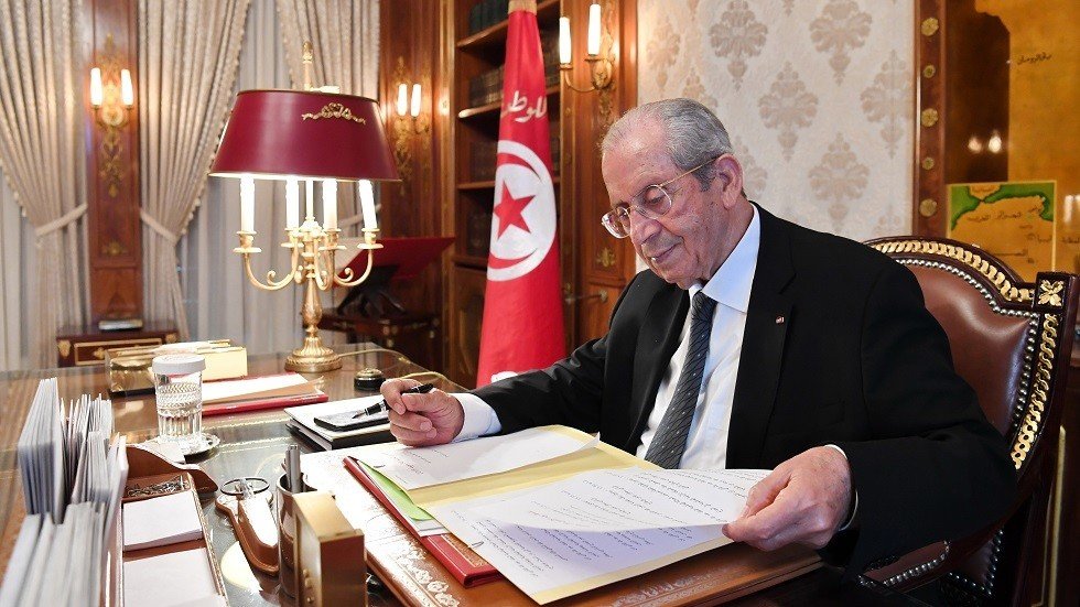 الرئيس التونسي المؤقت يمدد حالة الطوارئ لشهر