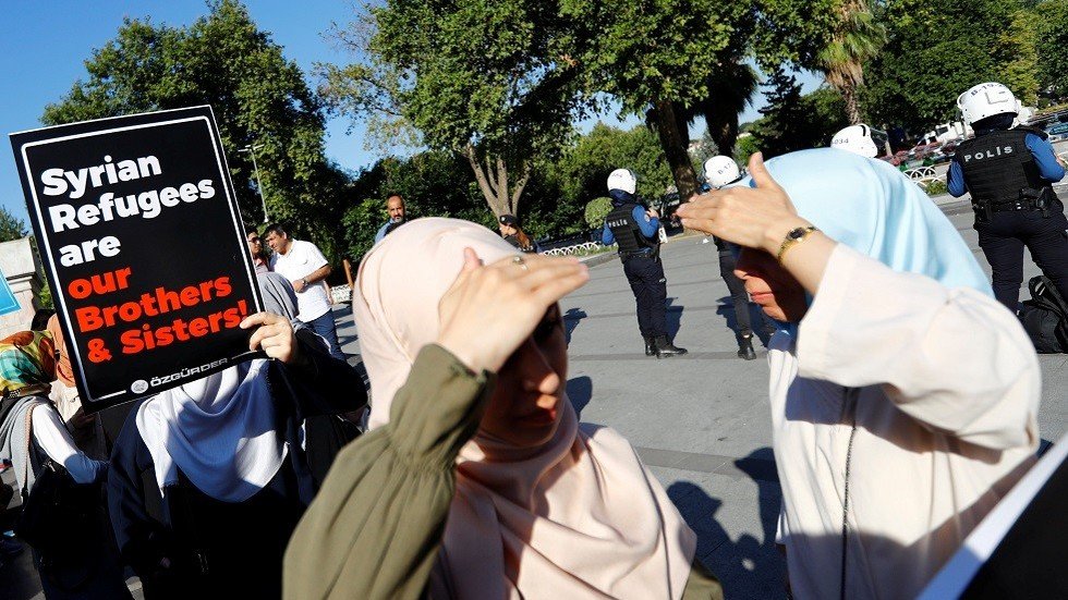 تركيا: عودة 300 سوري إلى بلادهم في يوم واحد